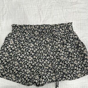 Black Floral Smocked Waist Women’s Shorts A summer staple!